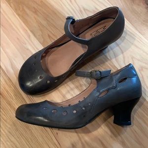 Miz Mooz... offers welcome!!